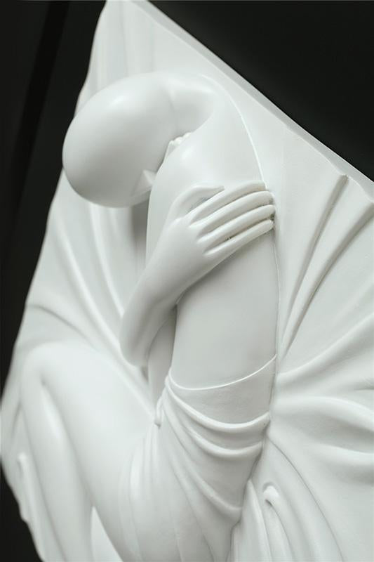 A beautiful girl, sculpture, 60x60x10 cm