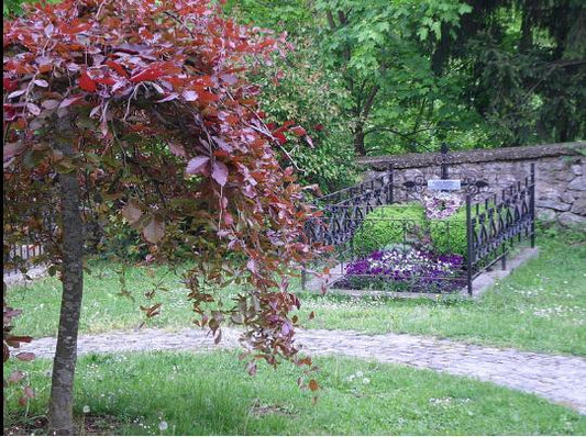 Slava Raškaj's grave in Ozalj， Slava Raškaj